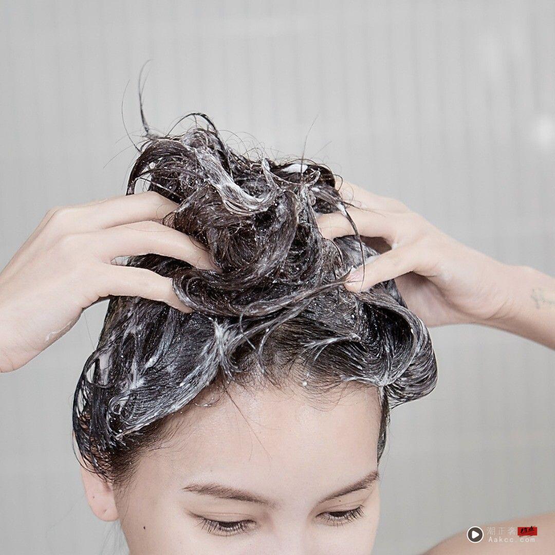 夏日油头洗发技巧!局部干洗是重点 清爽蓬松没有头皮味 内容图2 潮正奢/潮品文/潮臻社-实时追踪全球最新奢侈品牌新闻资讯的官网站! ▲夏季清爽洗发技巧 。(图/翻摄自IG)