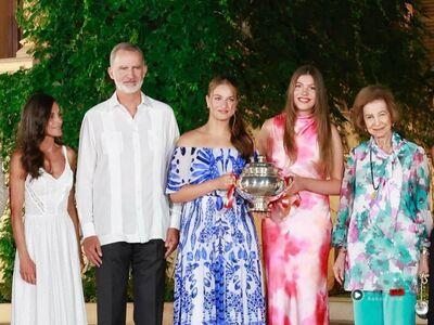 西班牙未来女王穿王后妈妈旧衣　节俭作风赢好评