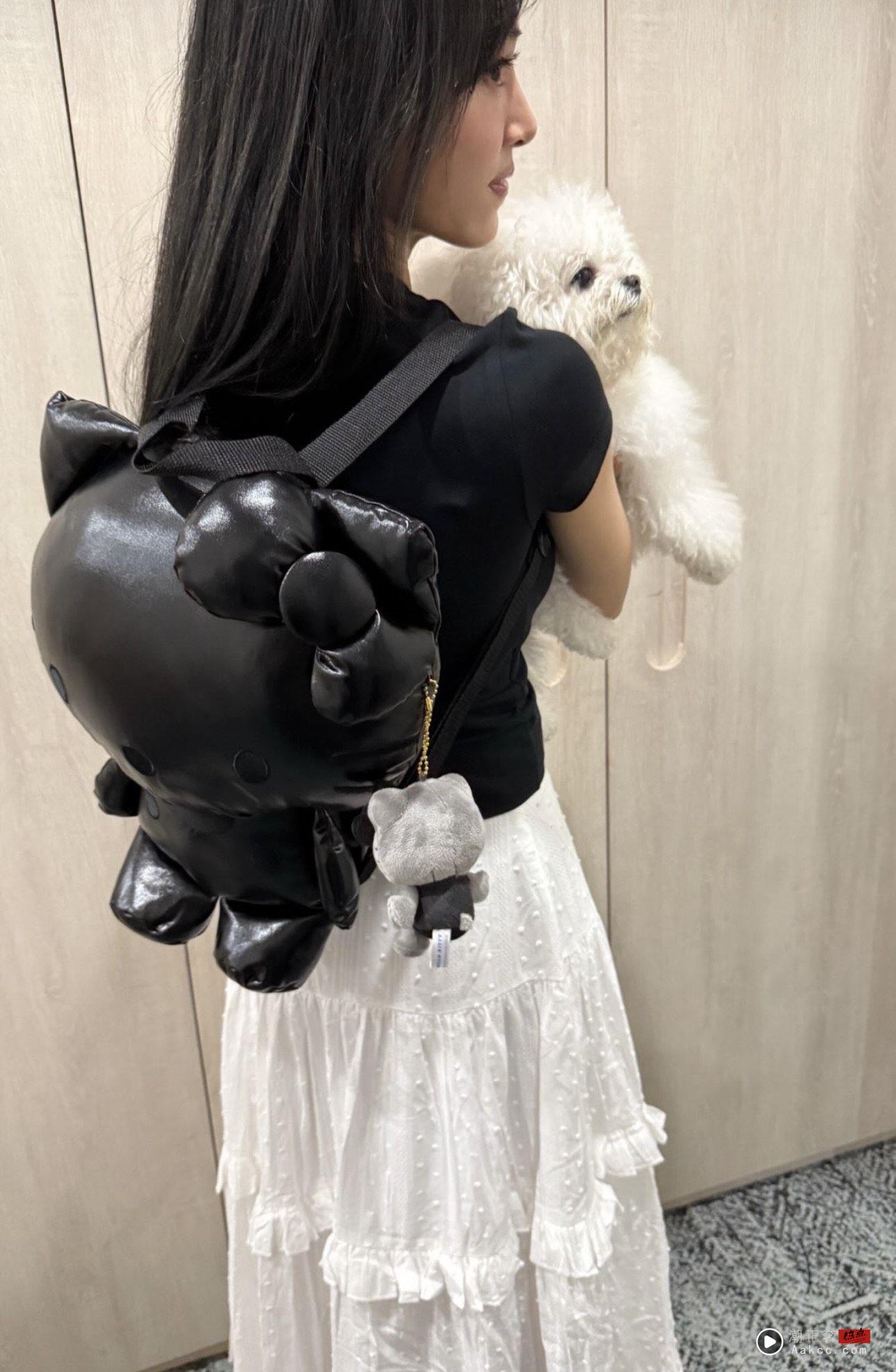 蔡依林背比上班族更便宜的包　亿级天后用Hello Kitty包萌翻 时尚穿搭 图1张