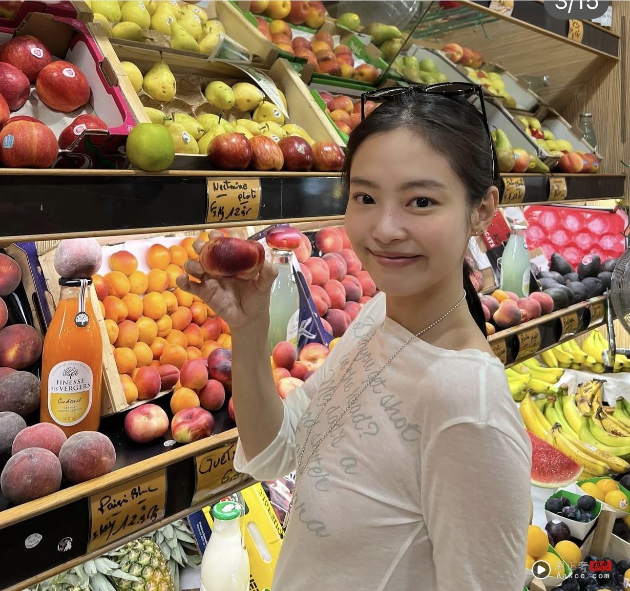 Jennie素颜美肌宛如学生妹　清纯模样与性感表演反差强烈 时尚穿搭 图1张