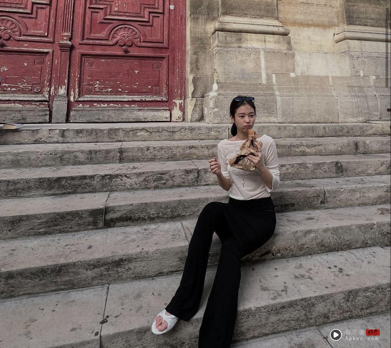 Jennie素颜美肌宛如学生妹　清纯模样与性感表演反差强烈 时尚穿搭 图3张