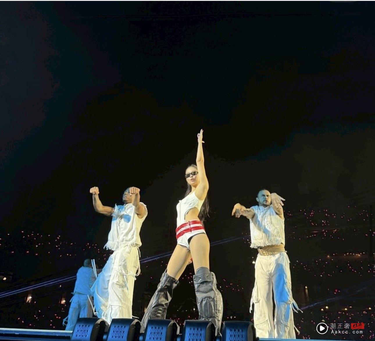 Jennie素颜美肌宛如学生妹　清纯模样与性感表演反差强烈 时尚穿搭 图5张