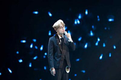 林家谦演唱会造型爆红！靠一盘义大利面吊饰　把西装穿成全场最可爱