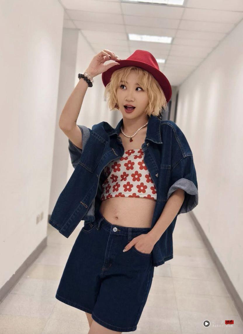 Lulu黄路梓茵私下超甜日系穿搭！多层次叠搭好会穿、Miu Miu包挂满吊饰 名人名流 图5张