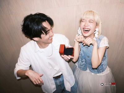 陈汉典献卡地亚钻戒套牢Lulu　1克拉顶级款上看150万