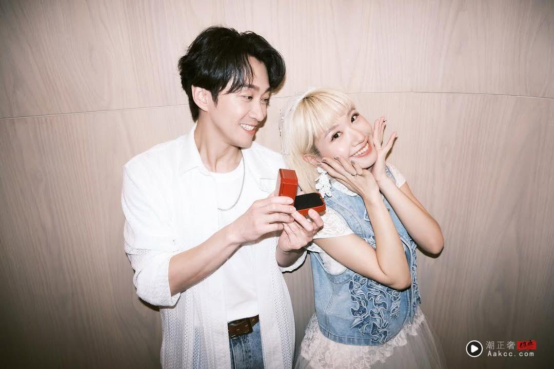 Lulu黄路梓茵甜嫁陈汉典！休闲牛仔“轻婚纱风”超配　洋溢幸福日常感 名人名流 图2张