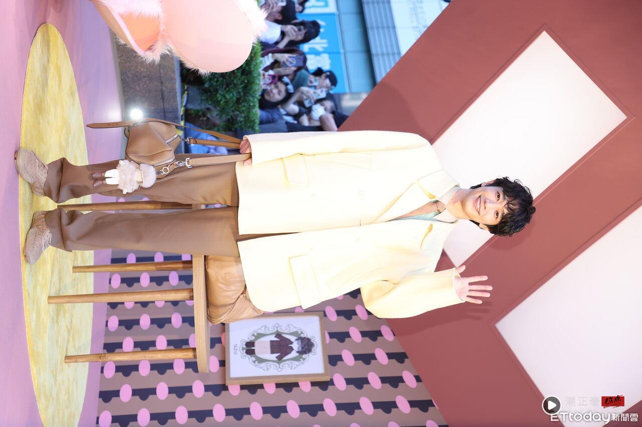 刘以豪合照i-dle宋雨琦绅士手超加分！诠释FENDI暖男打扮最想拥有Lui包 名人名流 图2张