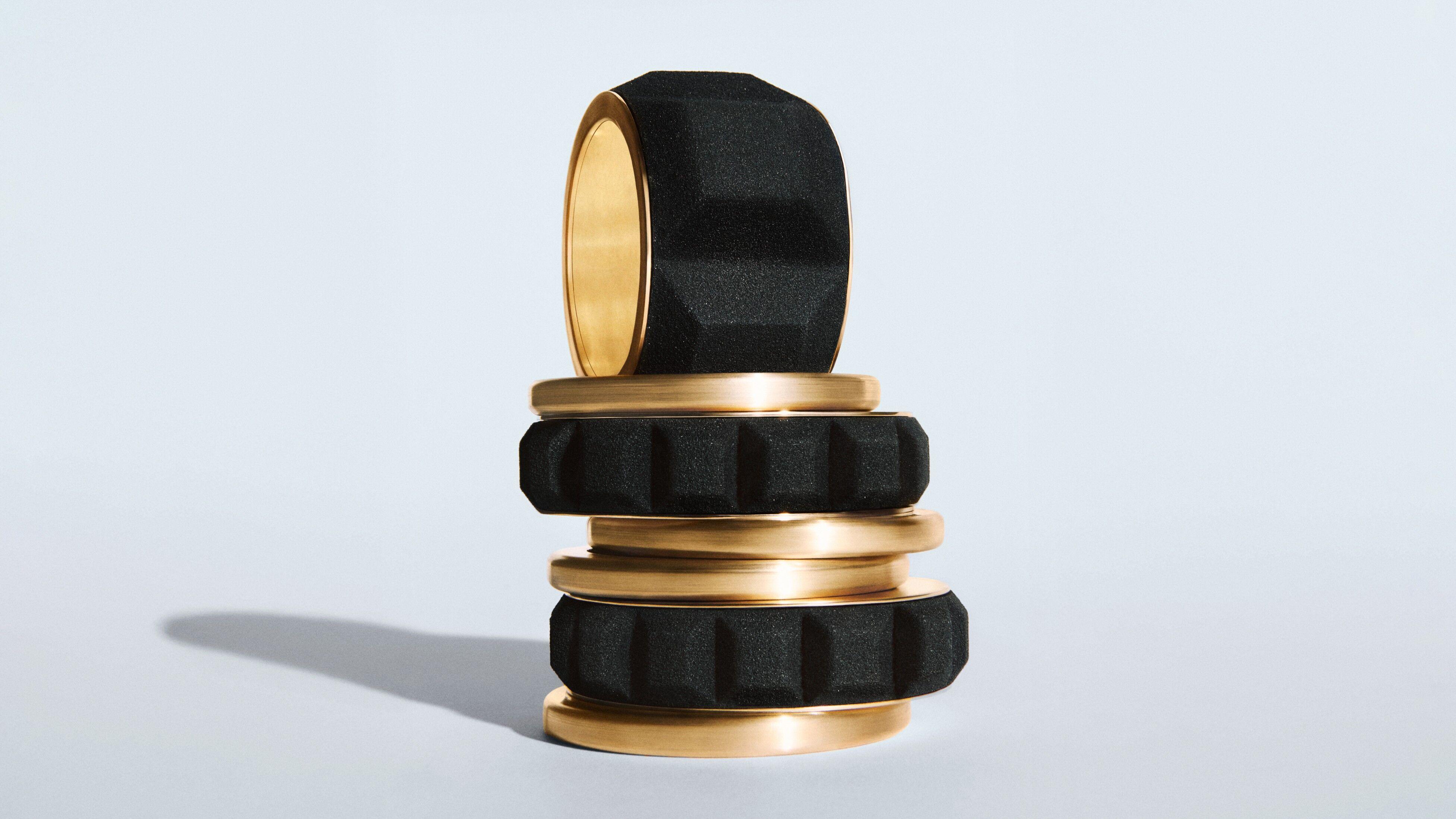 黑砂变珠宝！　Boucheron手镯大胆前卫 奢侈品牌 图2张