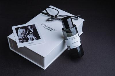 不想被发现喷香水?发香喷雾更轻盈自然 简直就是隐形杀手