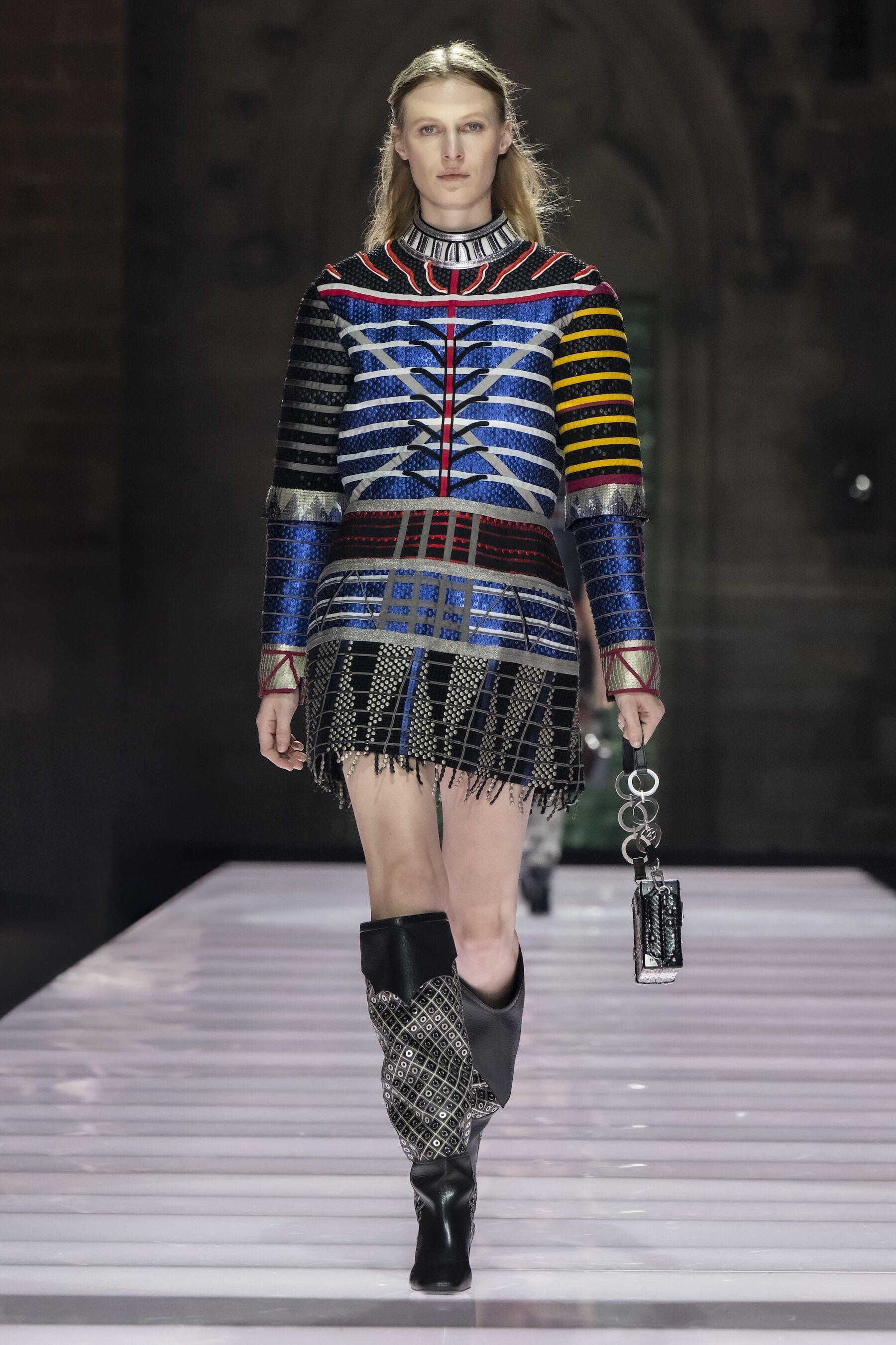 陈庭妮爱“人高马大拿Dior迷你包的反差” 曾敬骅想戒短裤自认私服太邋遢 内容图13 潮正奢/潮品文/潮臻社-实时追踪全球最新奢侈品牌新闻资讯的官网站! ▲LV Max Mara 2026早春。(图/品牌提供)