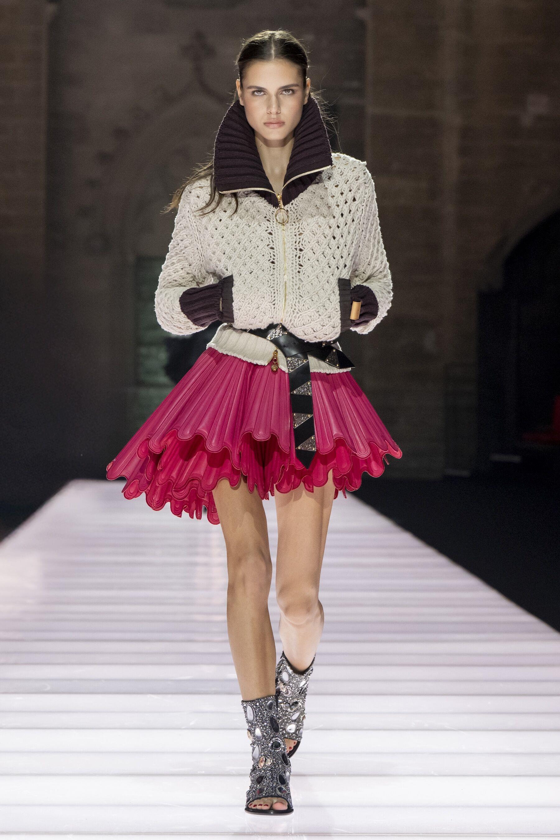 陈庭妮爱“人高马大拿Dior迷你包的反差” 曾敬骅想戒短裤自认私服太邋遢 内容图14 潮正奢/潮品文/潮臻社-实时追踪全球最新奢侈品牌新闻资讯的官网站! ▲LV Max Mara 2026早春。(图/品牌提供)