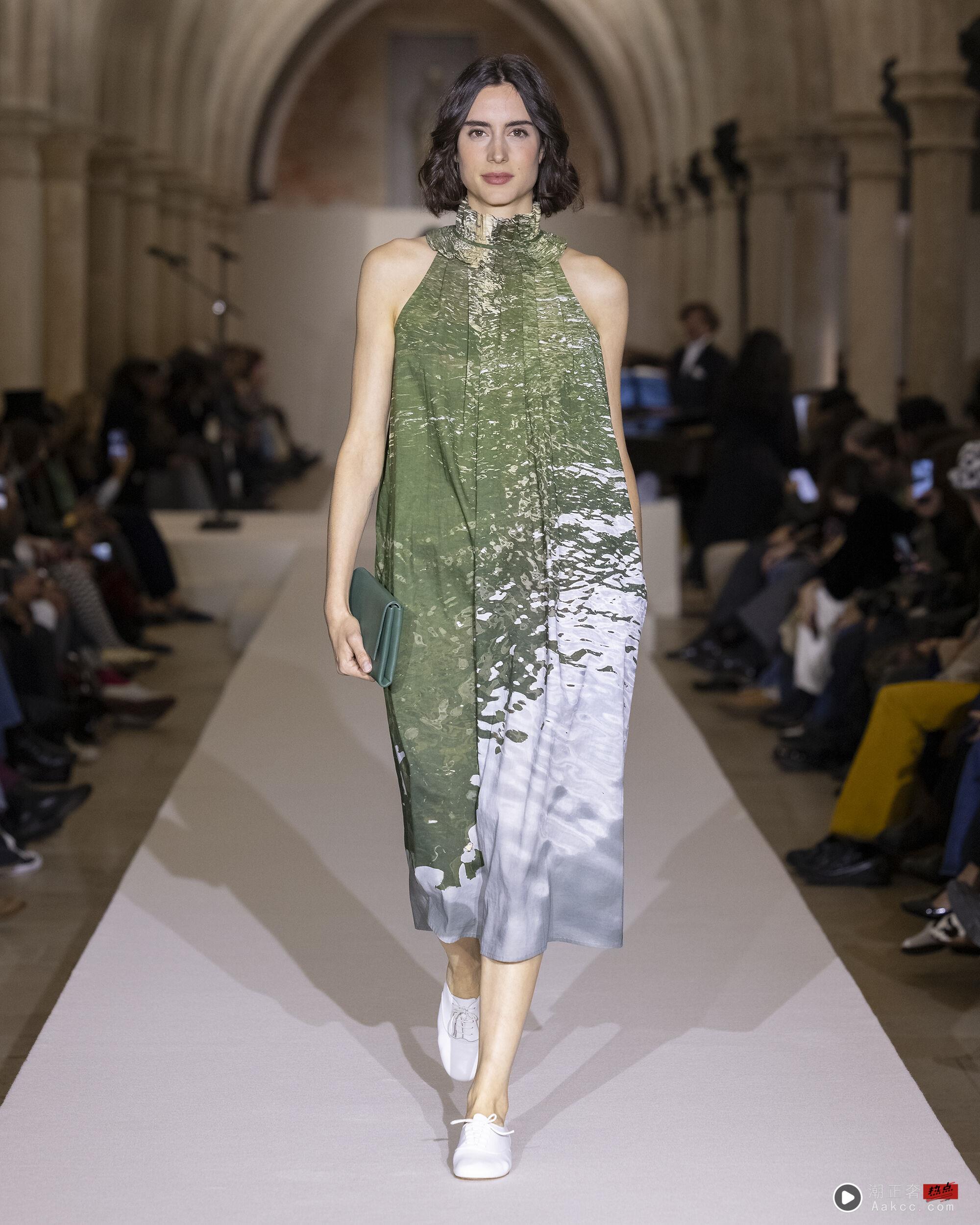 巴黎时装周／agnès b.慢节奏日常优雅　海蒂克隆为Vivienne Westwood走秀 时尚穿搭 图6张
