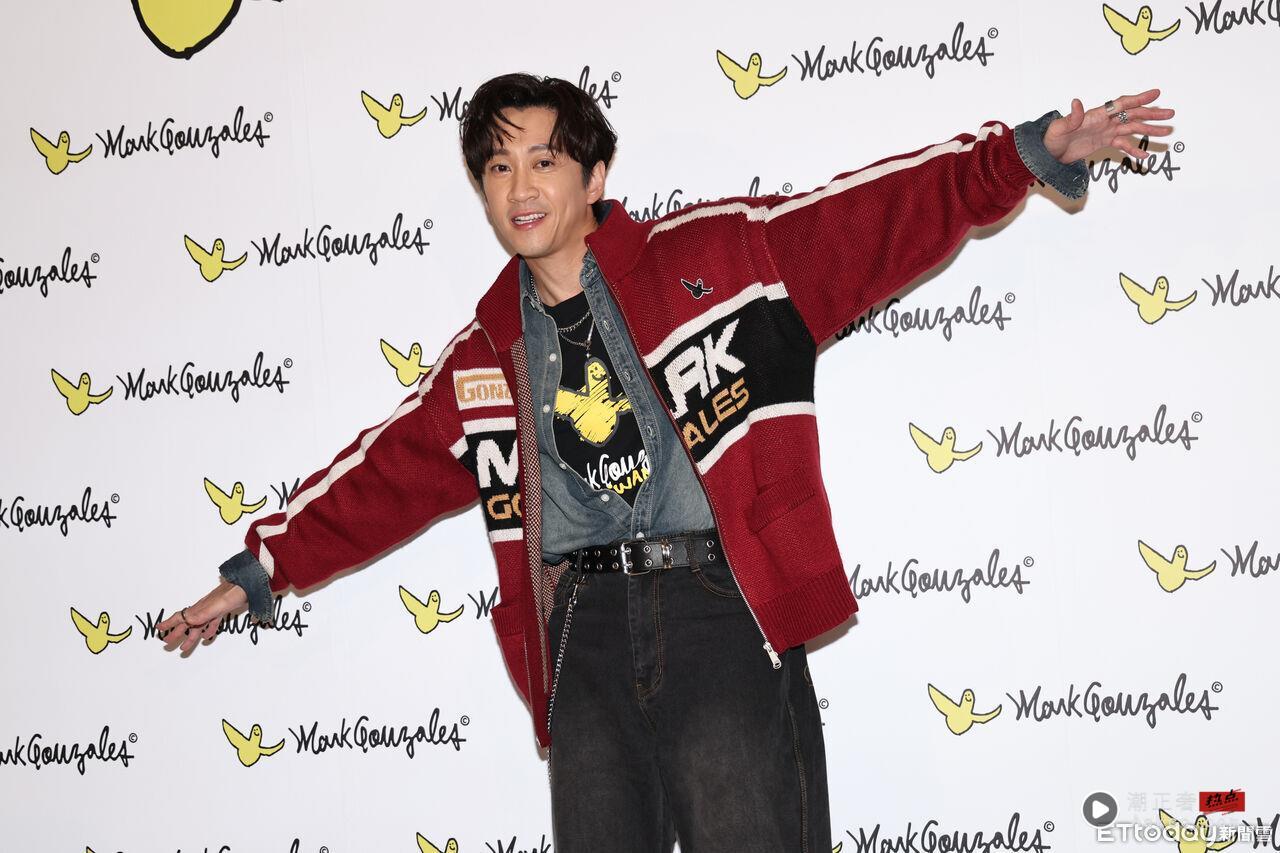 陈汉典放闪Lulu“找到人生另一个翅膀” 低调入手夫妻装Mark Gonzales 内容图2 潮正奢/潮品文/潮臻社-实时追踪全球最新奢侈品牌新闻资讯的官网站! ▲▼ 陈汉典现身Mark Gonzales秋冬发表会 。(图/记者黄克翔摄)