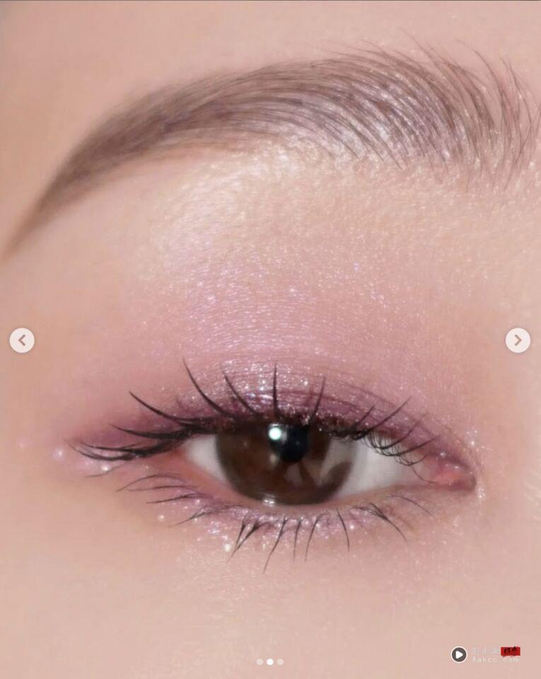 试开箱/SUQQU日本限定难得出粉紫调!暖肤也能驾驭的超强调色 内容图3 潮正奢/潮品文/潮臻社-实时追踪全球最新奢侈品牌新闻资讯的官网站! SUQQU,M.A.C,彩妆,眼影,年末,限定。(图/记者李薇摄、suqqu_official IG、品牌提供)