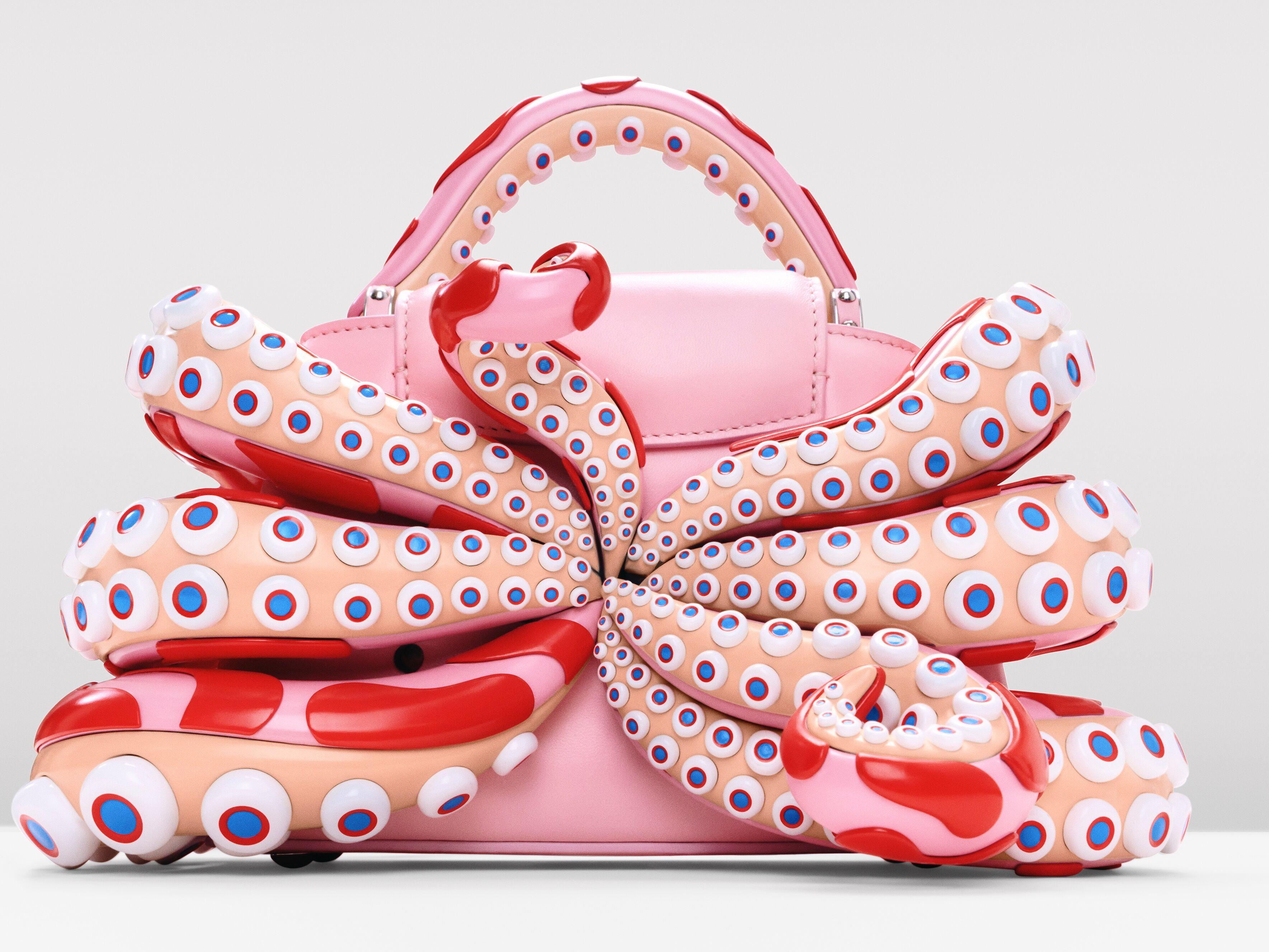 LV经典包大改造!被章鱼脚抓住、毛毛彩虹花太可爱 村上隆让Capucine变样 内容图18 潮正奢/潮品文/潮臻社-实时追踪全球最新奢侈品牌新闻资讯的官网站! ▲LV村上隆。(图/品牌提供)