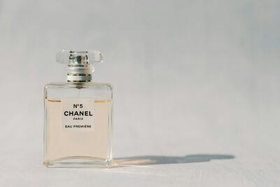 喷对位置很重要!4招教你延长香水留香度 不怕一下子就闻不到