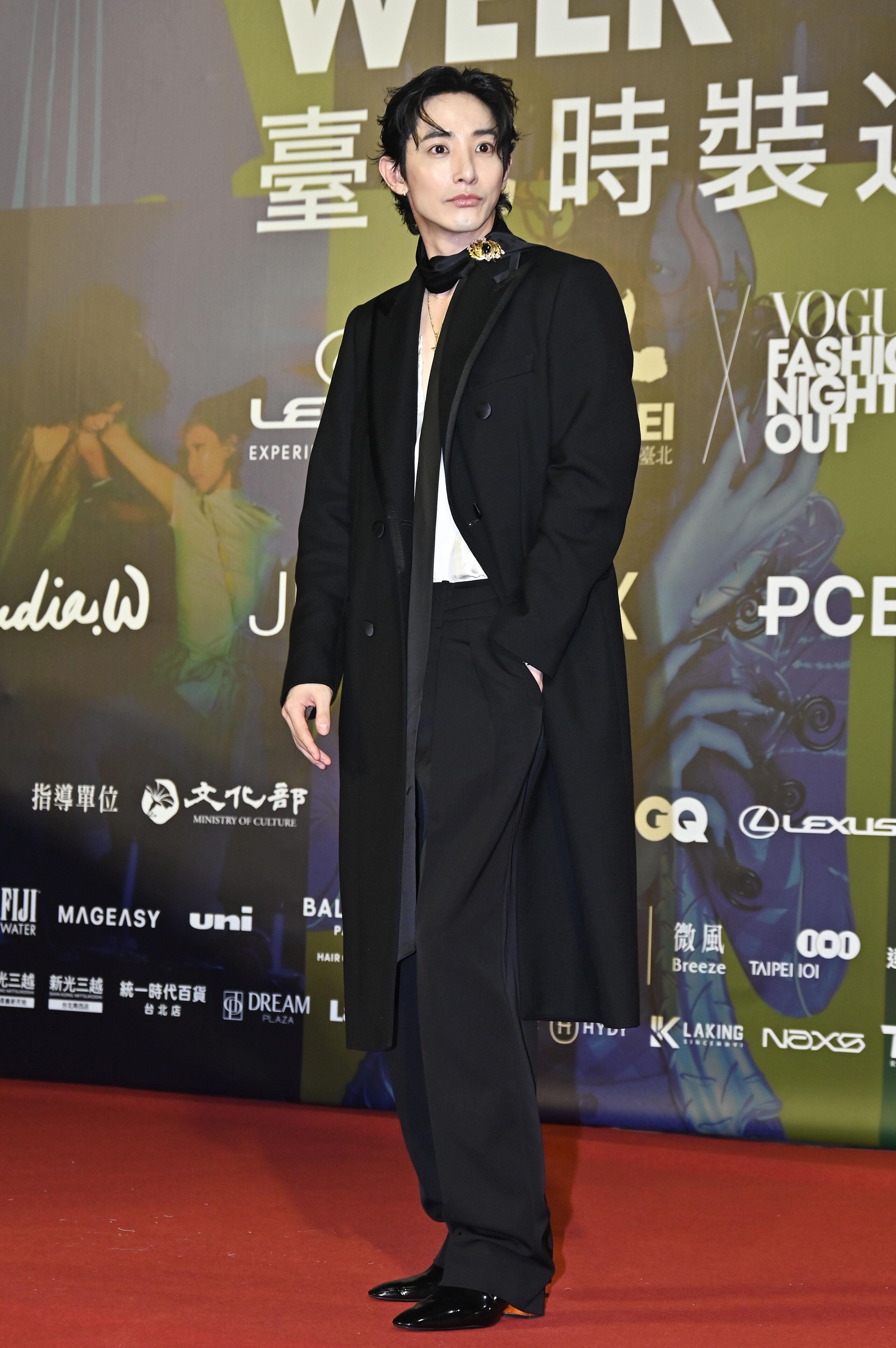 李洙赫低胸装配200万AP表跑趴　“江南太子”风度翩翩 奢侈品牌 图9张