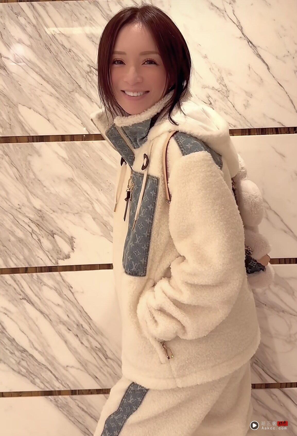 滨崎步穿20万LV滑雪装好贵气　背13万娃娃包卡哇伊 时尚穿搭 图1张