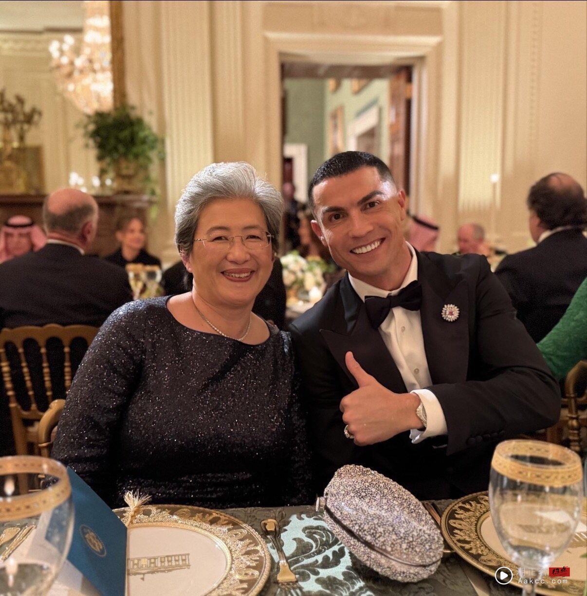 C罗合体“半导体女王”苏姿丰比赞 3000万全钻表抢镜 内容图1 潮正奢/潮品文/潮臻社-实时追踪全球最新奢侈品牌新闻资讯的官网站! ▲▼ C罗 。(图/翻摄IG)