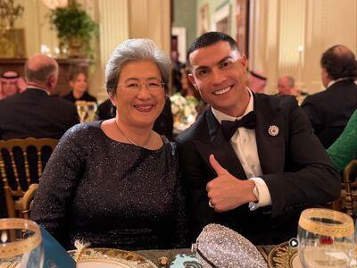 C罗合体“半导体女王”苏姿丰比赞　3000万全钻表抢镜