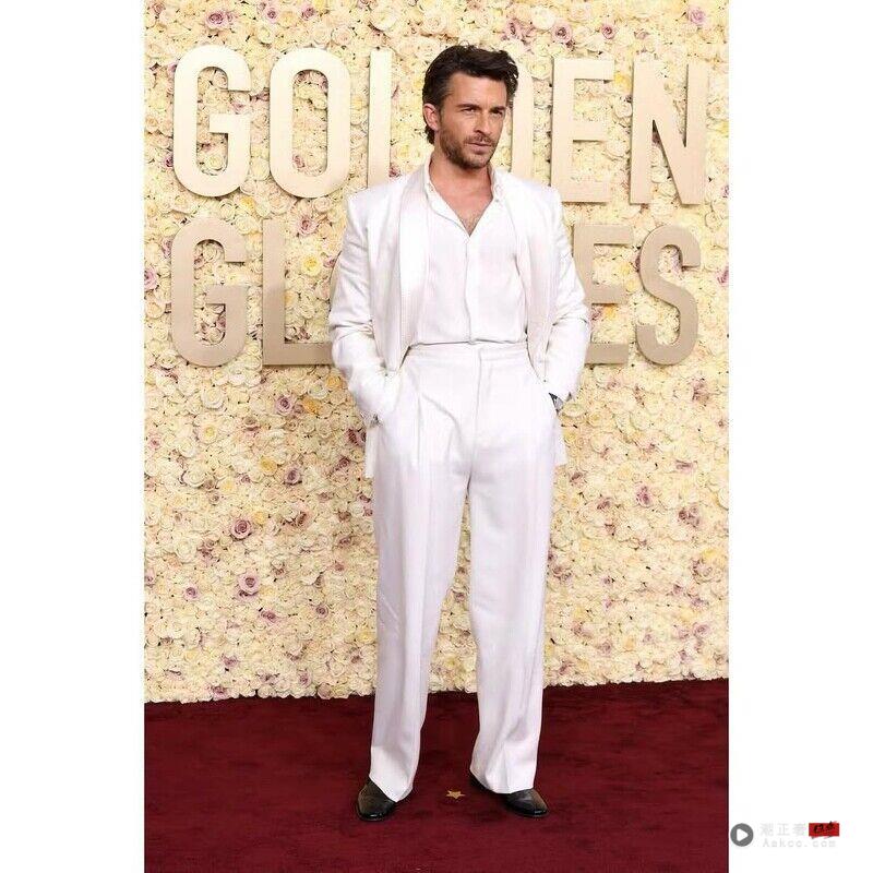 《魔法坏女巫2》Jonathan Bailey 5套现实王子造型 最性感男人西装这样穿 内容图10 潮正奢/潮品文/潮臻社-实时追踪全球最新奢侈品牌新闻资讯的官网站! 最性感男人怎么穿西装?《魔法坏女巫2》Jonathan Bailey五套现实王子造型,从斯文风到性感风全民男神这样穿