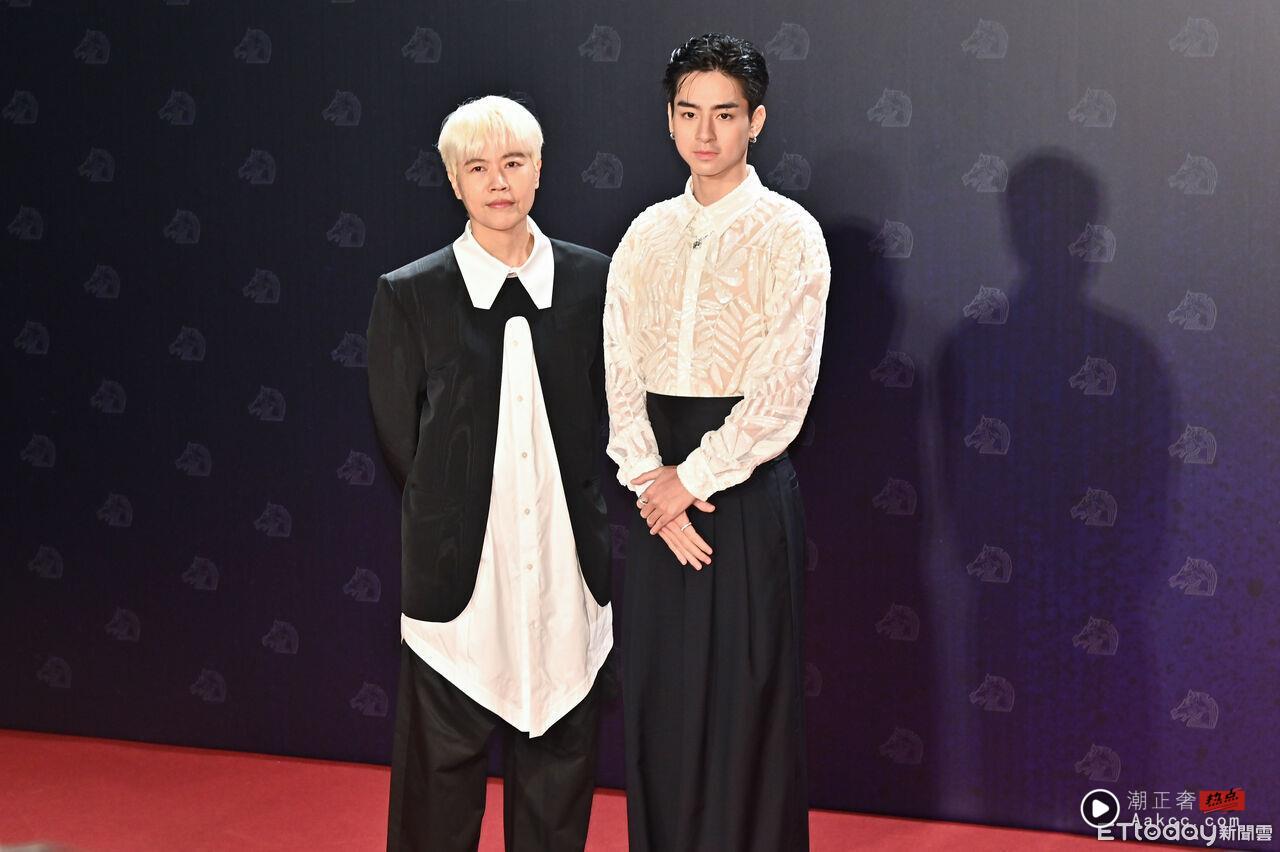 金马男星时尚/张震穿解构黑西装帅翻全场!张孝全戴眼镜变文青书生 内容图12 潮正奢/潮品文/潮臻社-实时追踪全球最新奢侈品牌新闻资讯的官网站! ▲▼第62届金马奖颁奖典礼星光大道,失明 / 周美豫(影片导演)、刘敬(新演员)。(图/记者林敬旻摄)