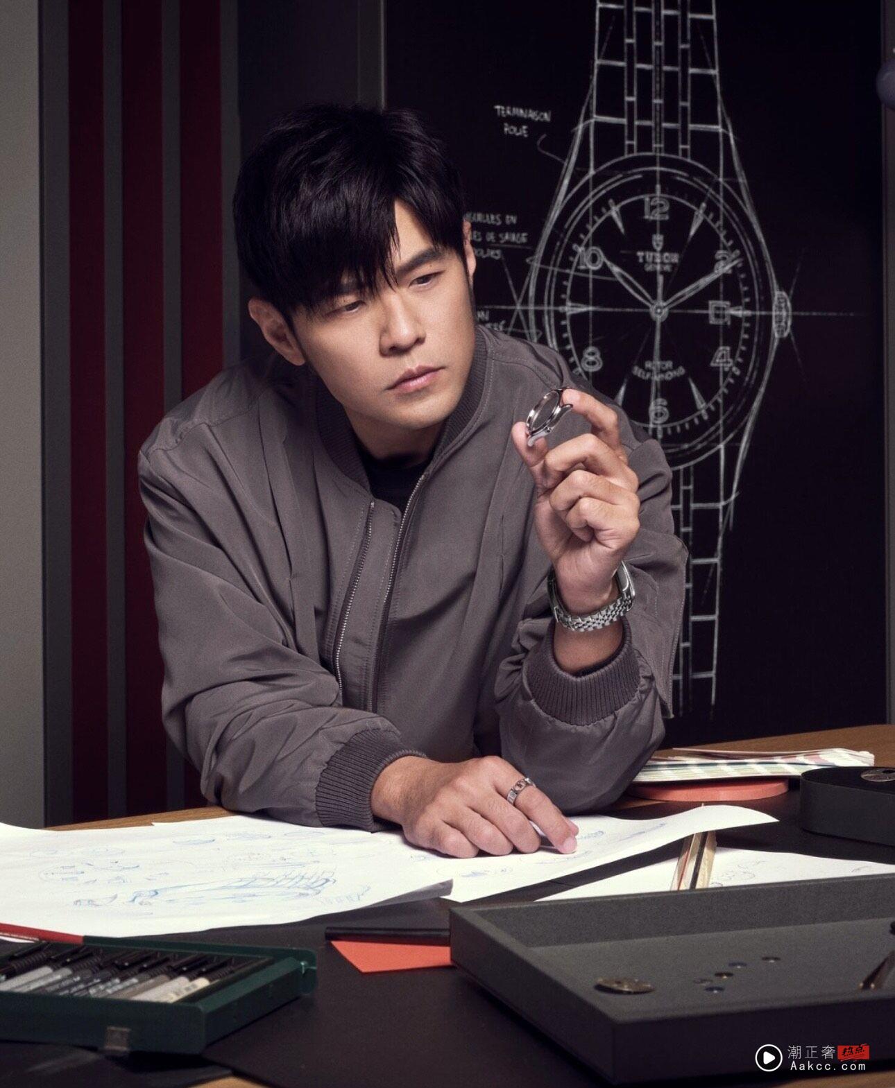 周杰伦的圣诞表有“世界时光机”字样 三方联名帝舵表抢头香 内容图1 潮正奢/潮品文/潮臻社-实时追踪全球最新奢侈品牌新闻资讯的官网站! ▲▼ 周杰伦 。(图/翻摄IG)