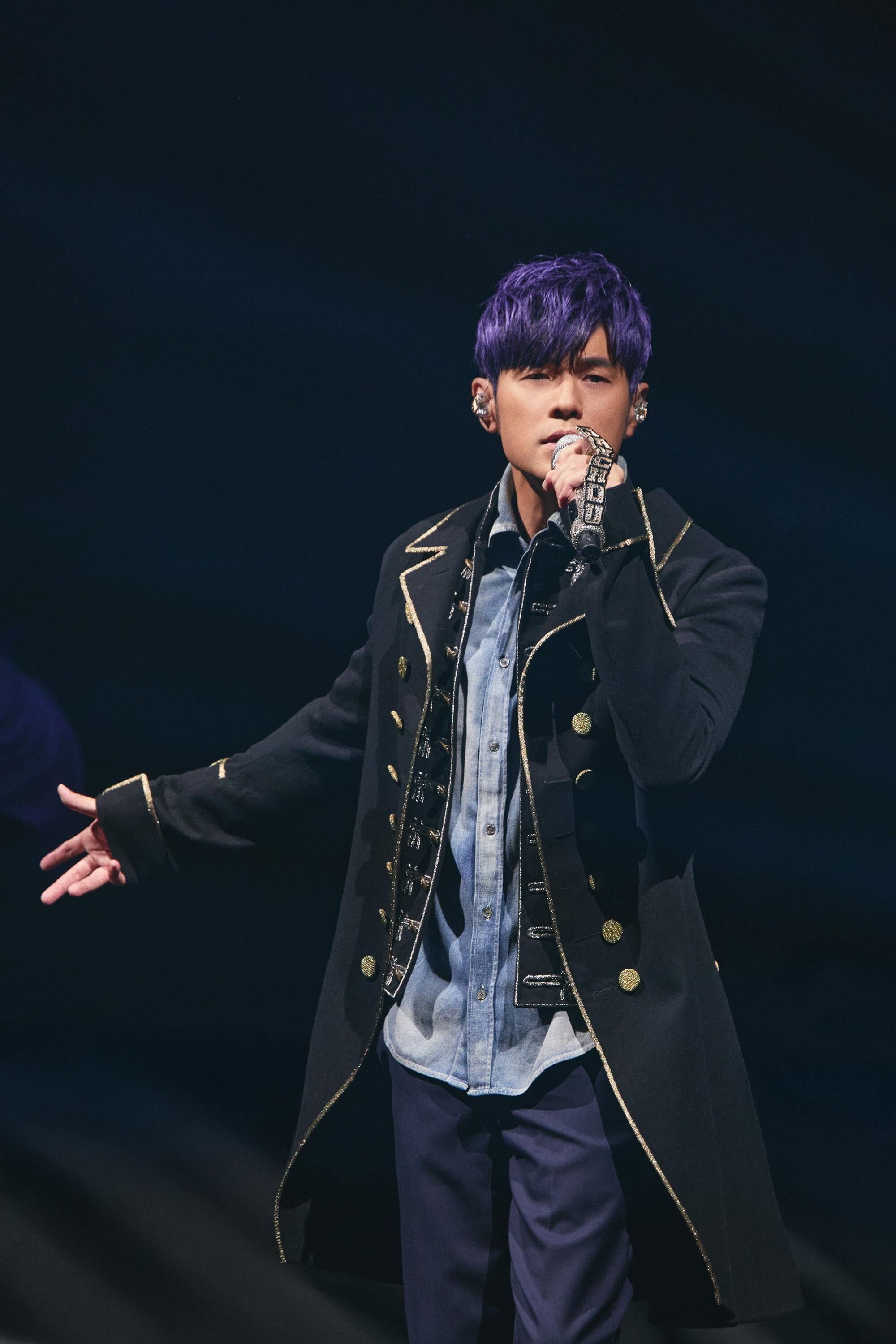 周杰伦的圣诞表有“世界时光机”字样 三方联名帝舵表抢头香 内容图4 潮正奢/潮品文/潮臻社-实时追踪全球最新奢侈品牌新闻资讯的官网站! ▲▼ 周杰伦 。(图/翻摄IG)