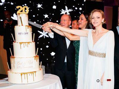 摩纳哥王妃仙女造型迷人　与中国台湾珠宝设计师Anna Hu同桌庆圣诞