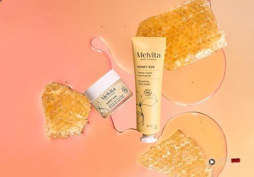 交换礼物没想法?精选10款不到千元美妆礼盒 迷你包装送礼自用都超棒 内容图6 潮正奢/潮品文/潮臻社-实时追踪全球最新奢侈品牌新闻资讯的官网站! (MALIN+GOETZ),Caudalie,The Body Shop,交换礼物,圣诞节,圣诞礼物,礼物,欧舒丹,W.SHOW,juliArt,送礼,NEAL’S YARD REMEDIES,LUSH,Melvita,Jo Malone。(图/品牌提供