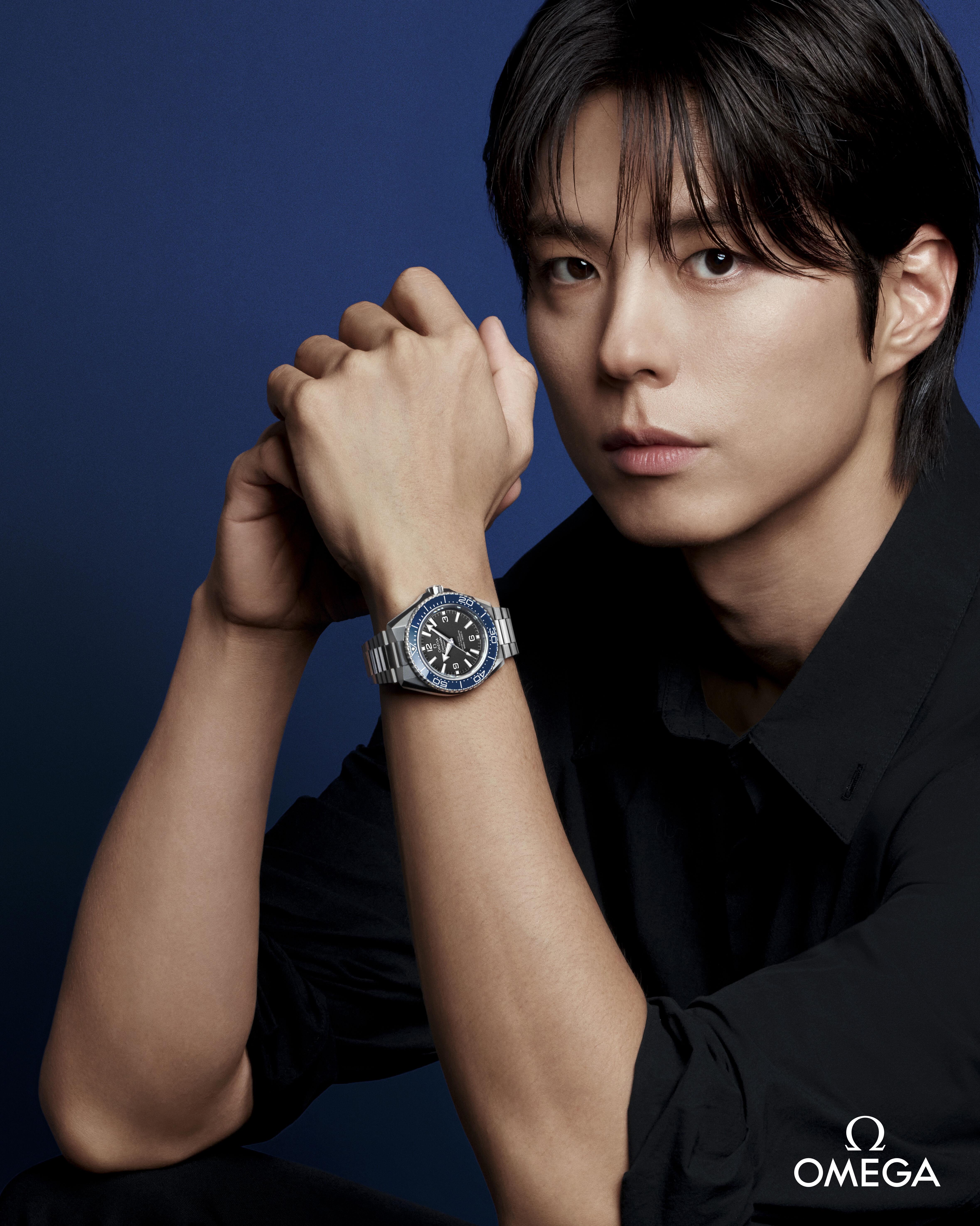 朴宝剑变玄彬同事 当欧米茄大使耍酷 内容图1 潮正奢/潮品文/潮臻社-实时追踪全球最新奢侈品牌新闻资讯的官网站! ▲▼朴宝剑 。(图/翻摄IG)