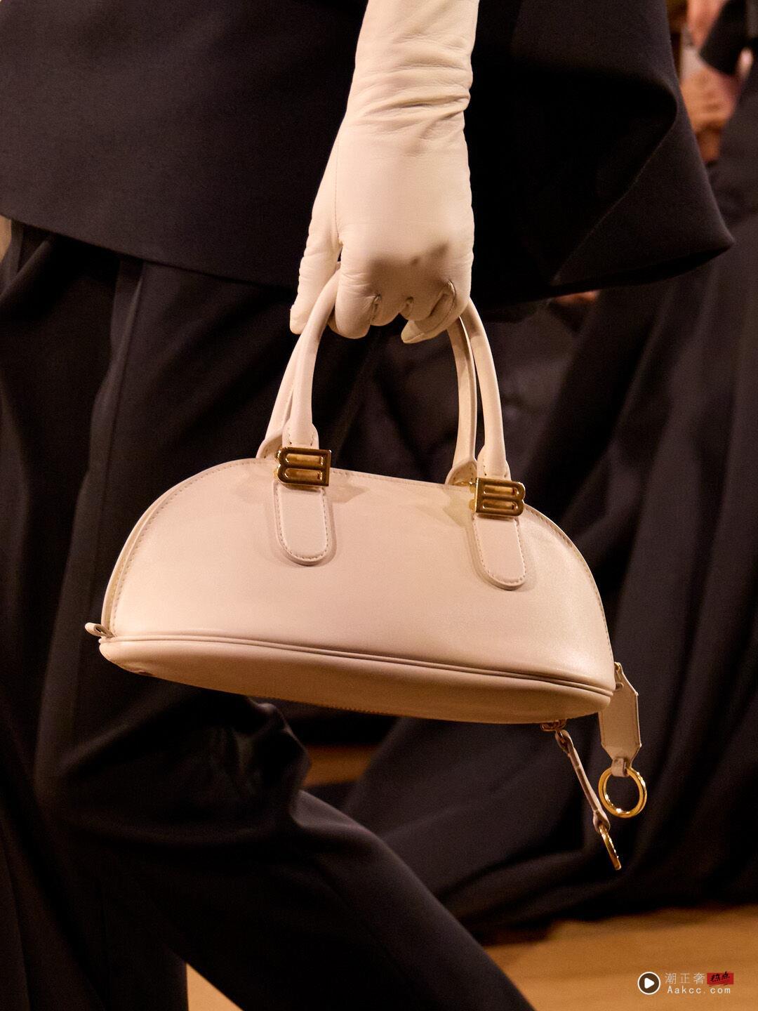 Balenciaga新气球包、PARIS VII抢看!新设计师开创Neo Gazar空气感礼服 内容图4 潮正奢/潮品文/潮臻社-实时追踪全球最新奢侈品牌新闻资讯的官网站! ▲▼ balenciaga 。(图/品牌提供、记者鲍璿安摄)