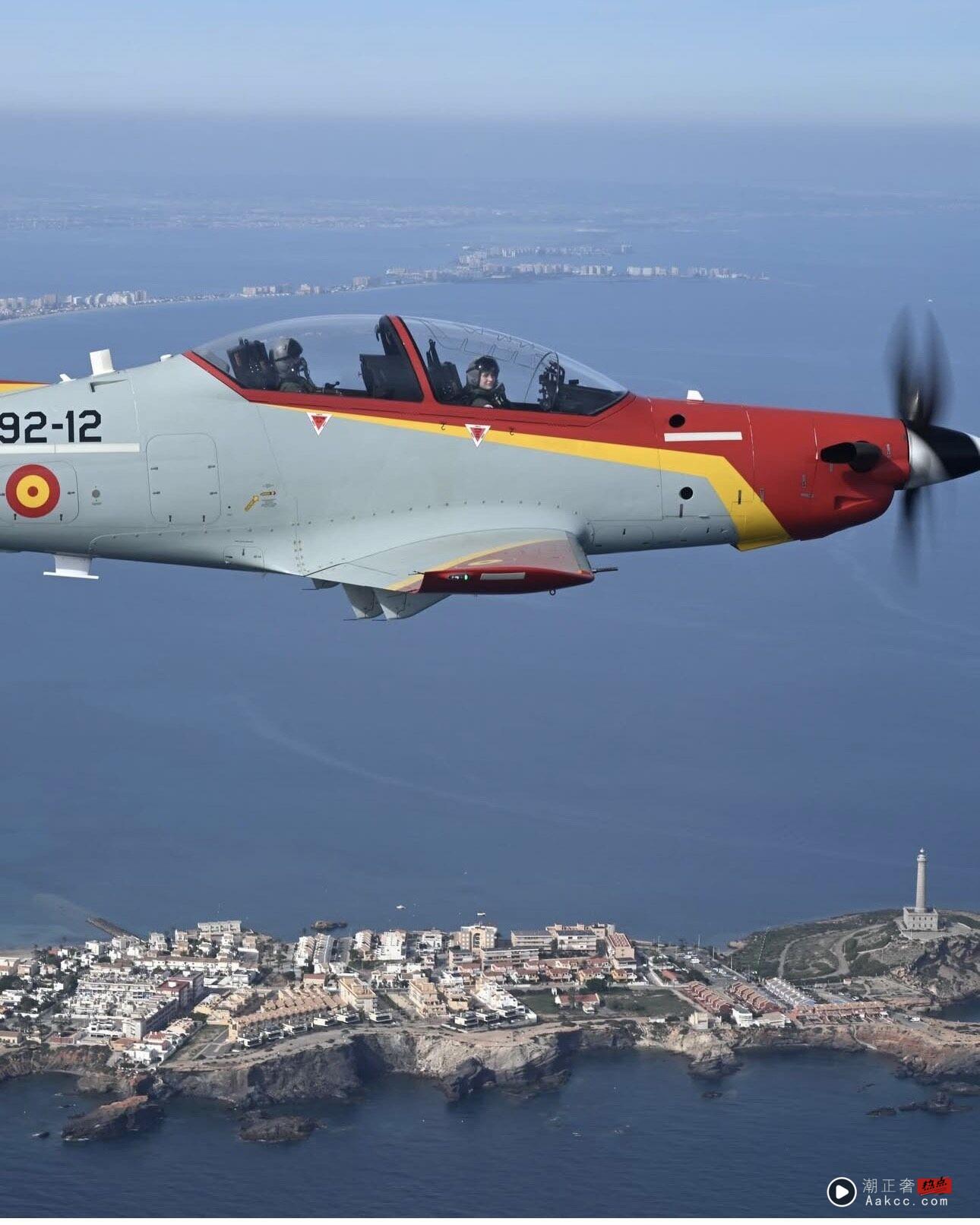 西班牙未来女王允文允武 20岁完成空军单飞任务 内容图1 潮正奢/潮品文/潮臻社-实时追踪全球最新奢侈品牌新闻资讯的官网站! ▲▼西班牙公主 。(图/翻摄IG)