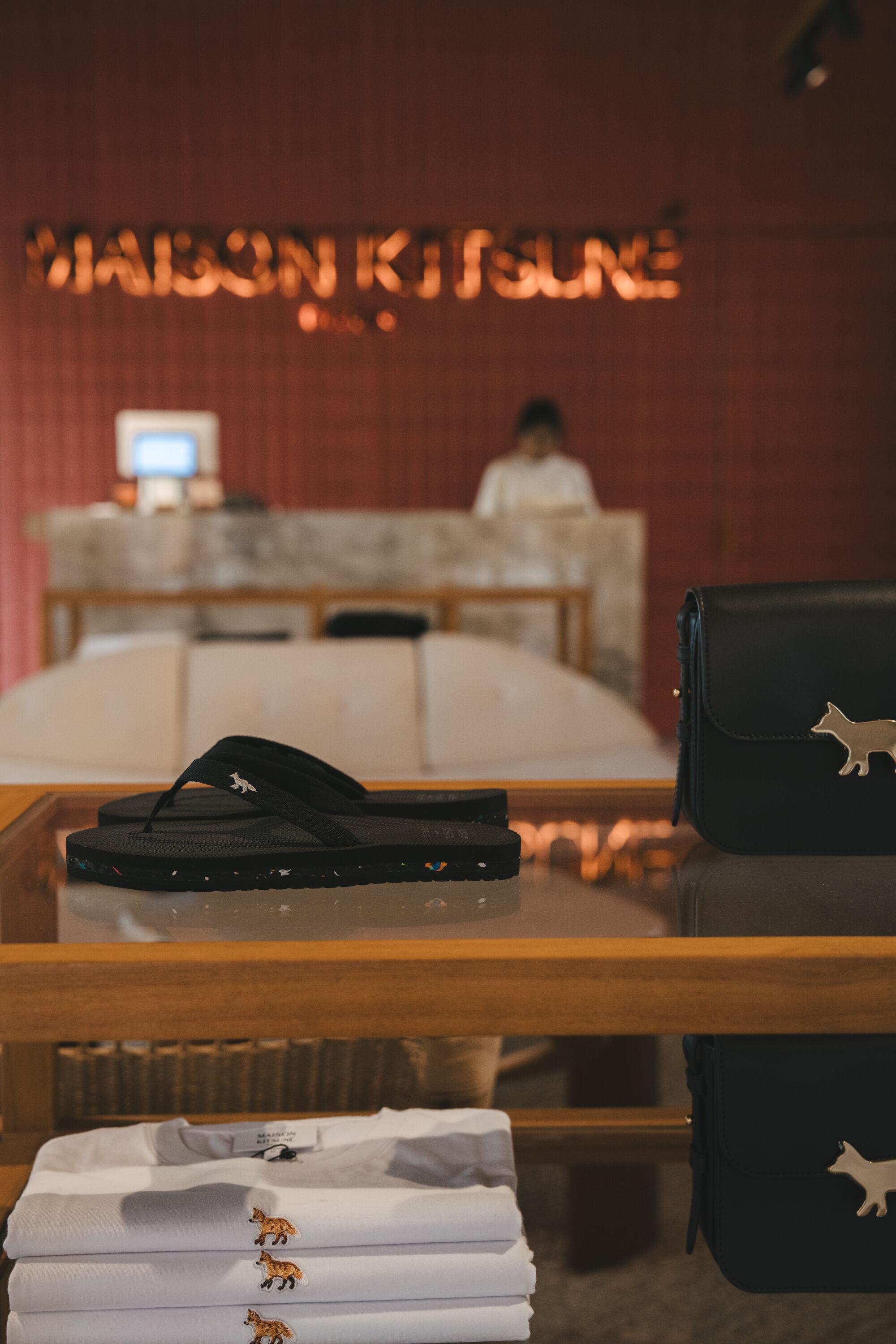 今夏夹脚拖时髦升级!Maison Kitsuné小狐狸颗粒底、Isabel Marant波嬉风 内容图2 潮正奢/潮品文/潮臻社-实时追踪全球最新奢侈品牌新闻资讯的官网站! ▲▼ 夹脚拖 。(图/品牌提供)