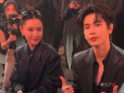 李英爱同框小27岁张凌赫没在怕　冻龄少不了运动与天然护肤品