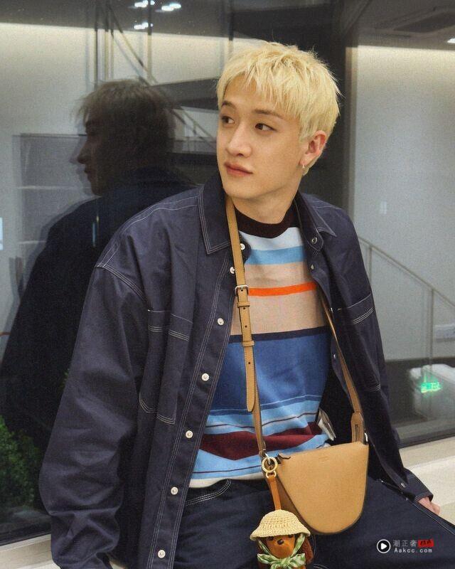 方灿这样太可爱！抢先演绎Fendi BFF Charm、冰棒吊饰掀起精品包挂热潮