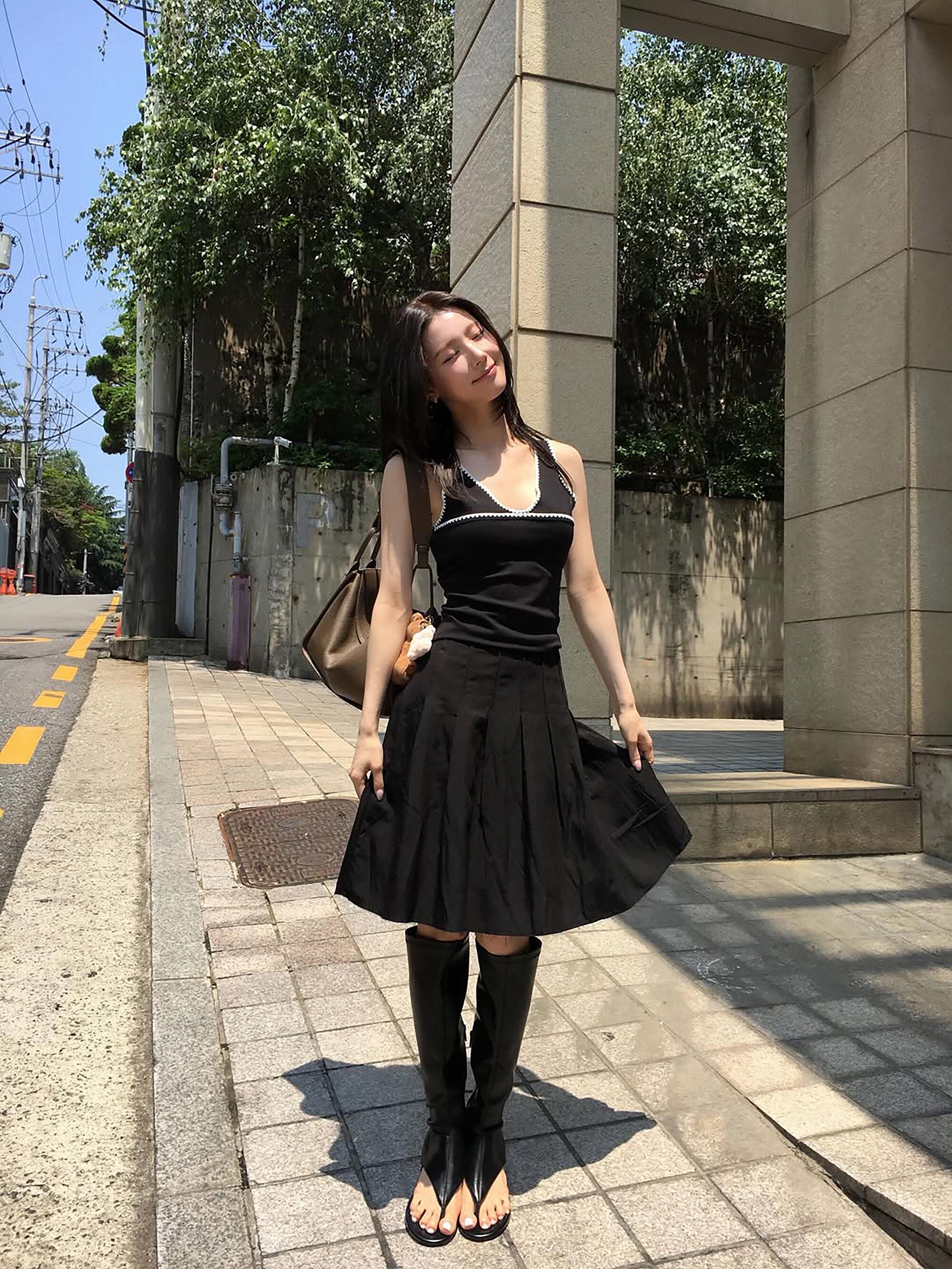 i-dle薇娟也爱平价大包!仙气私服晒PEDRO Demi走低调质感路线 内容图2 潮正奢/潮品文/潮臻社-实时追踪全球最新奢侈品牌新闻资讯的官网站! ▲▼ i-dle薇娟也爱平价大包 。(图/翻摄自IG、品牌提供)
