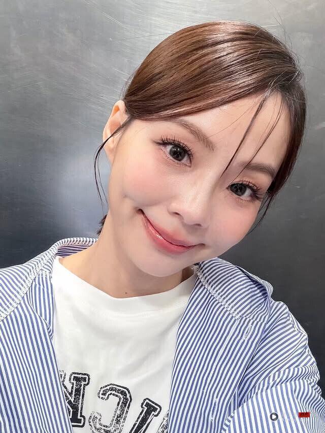 孙淑媚45岁状态太惊人!韩系逆龄妆容美到像女团 4重点解析 内容图3 潮正奢/潮品文/潮臻社-实时追踪全球最新奢侈品牌新闻资讯的官网站! 45岁状态太惊人!孙淑媚逆龄妆容3大重点解析,韩系逆龄妆容美到像女团