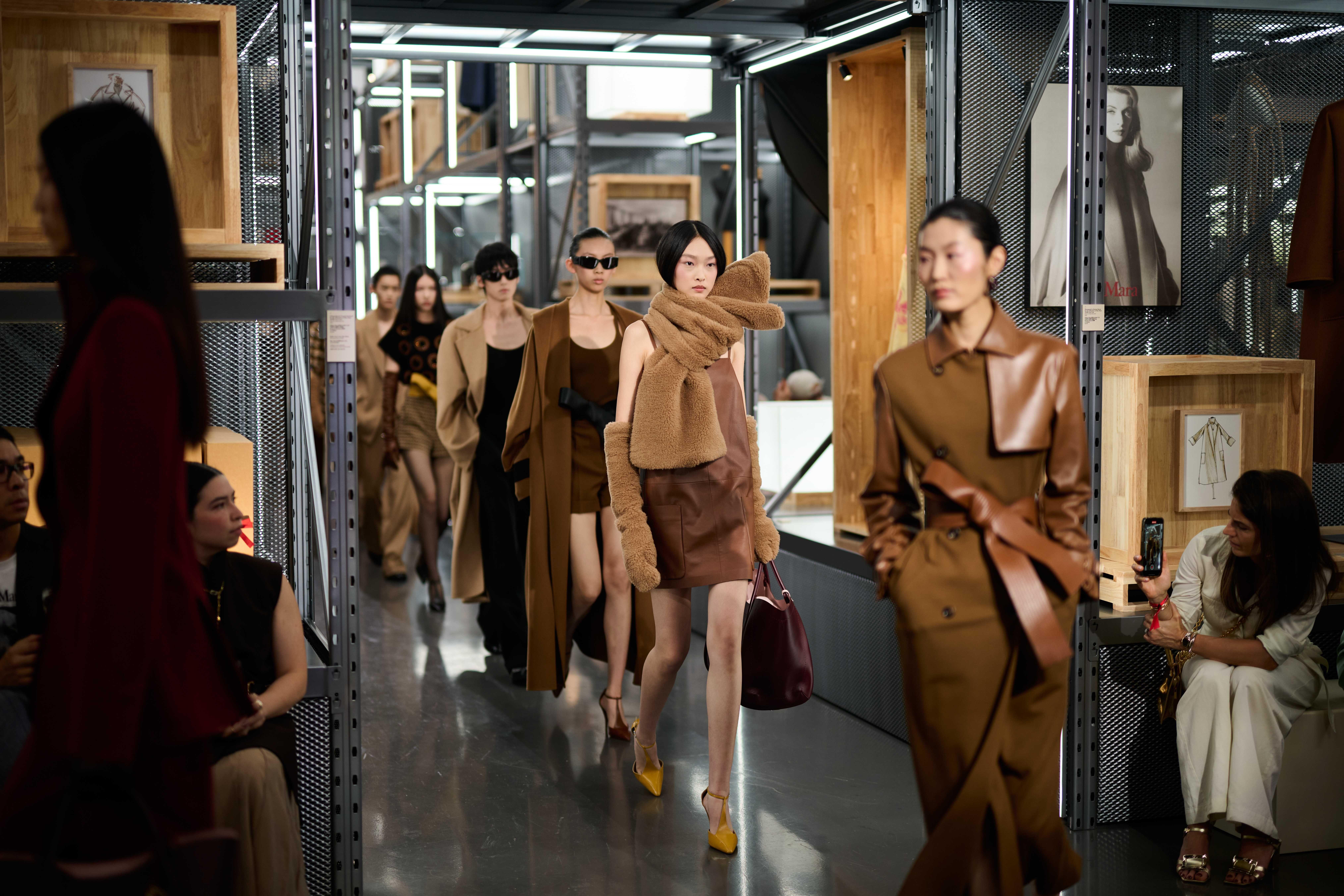 Max Mara75周年大秀登上海!旗袍碰撞义式剪裁、复刻神级大衣限量200件 内容图1 潮正奢/潮品文/潮臻社-实时追踪全球最新奢侈品牌新闻资讯的官网站! ▲Max Mara。(图/品牌提供)