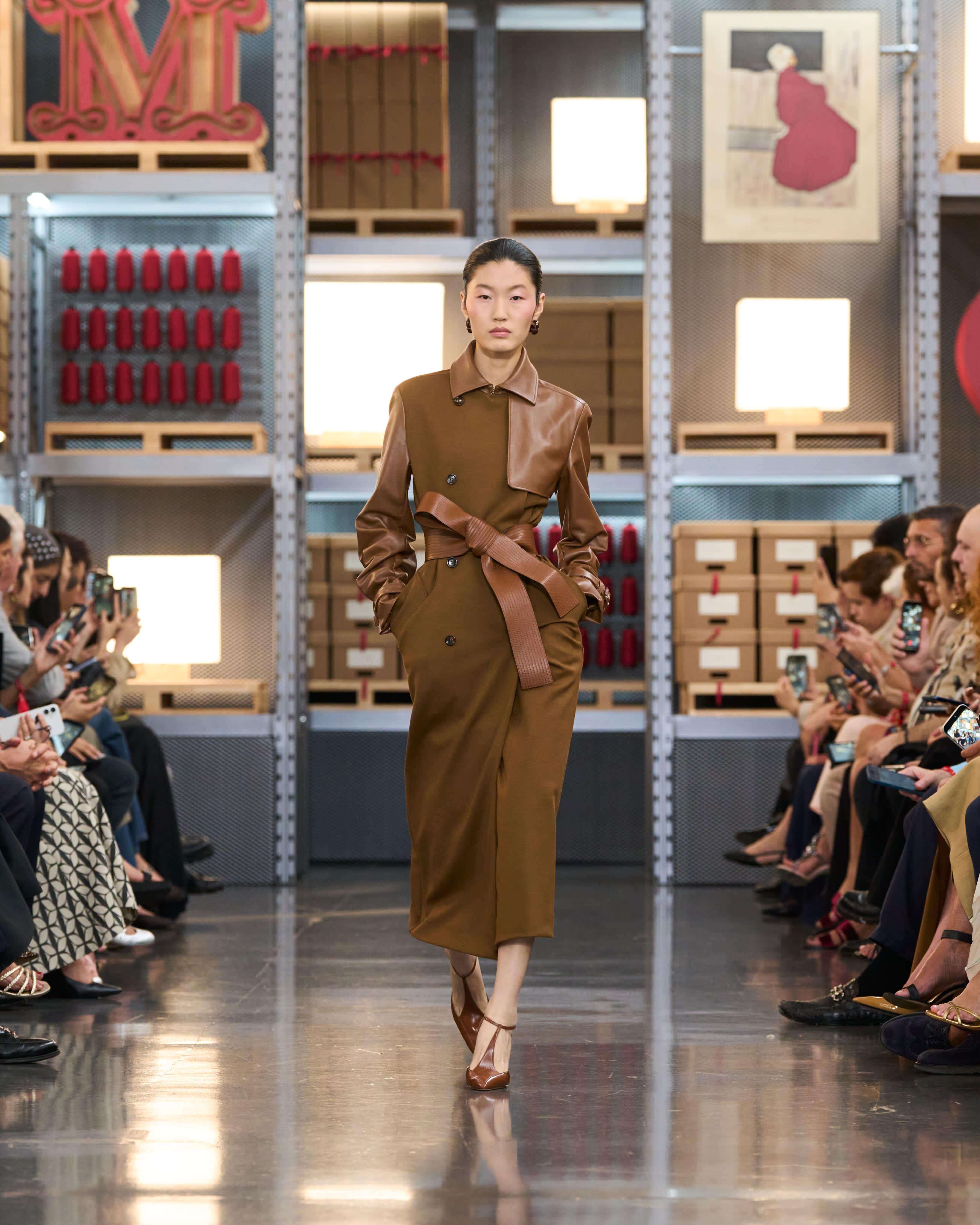 Max Mara75周年大秀登上海!旗袍碰撞义式剪裁、复刻神级大衣限量200件 内容图4 潮正奢/潮品文/潮臻社-实时追踪全球最新奢侈品牌新闻资讯的官网站! ▲Max Mara。(图/品牌提供)