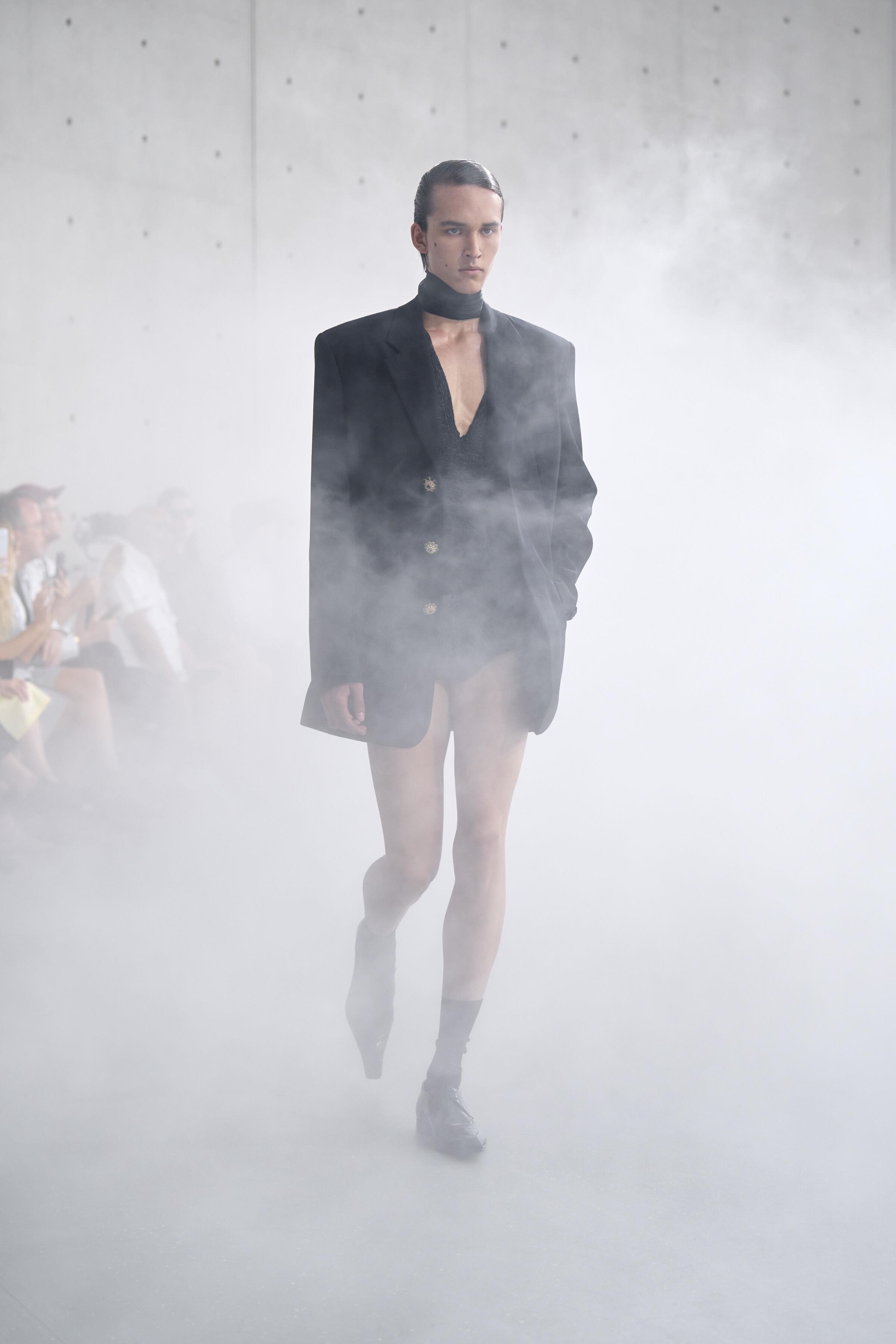 ▲▼ Saint Laurent 2027夏季男装大秀。（图／品牌提供）