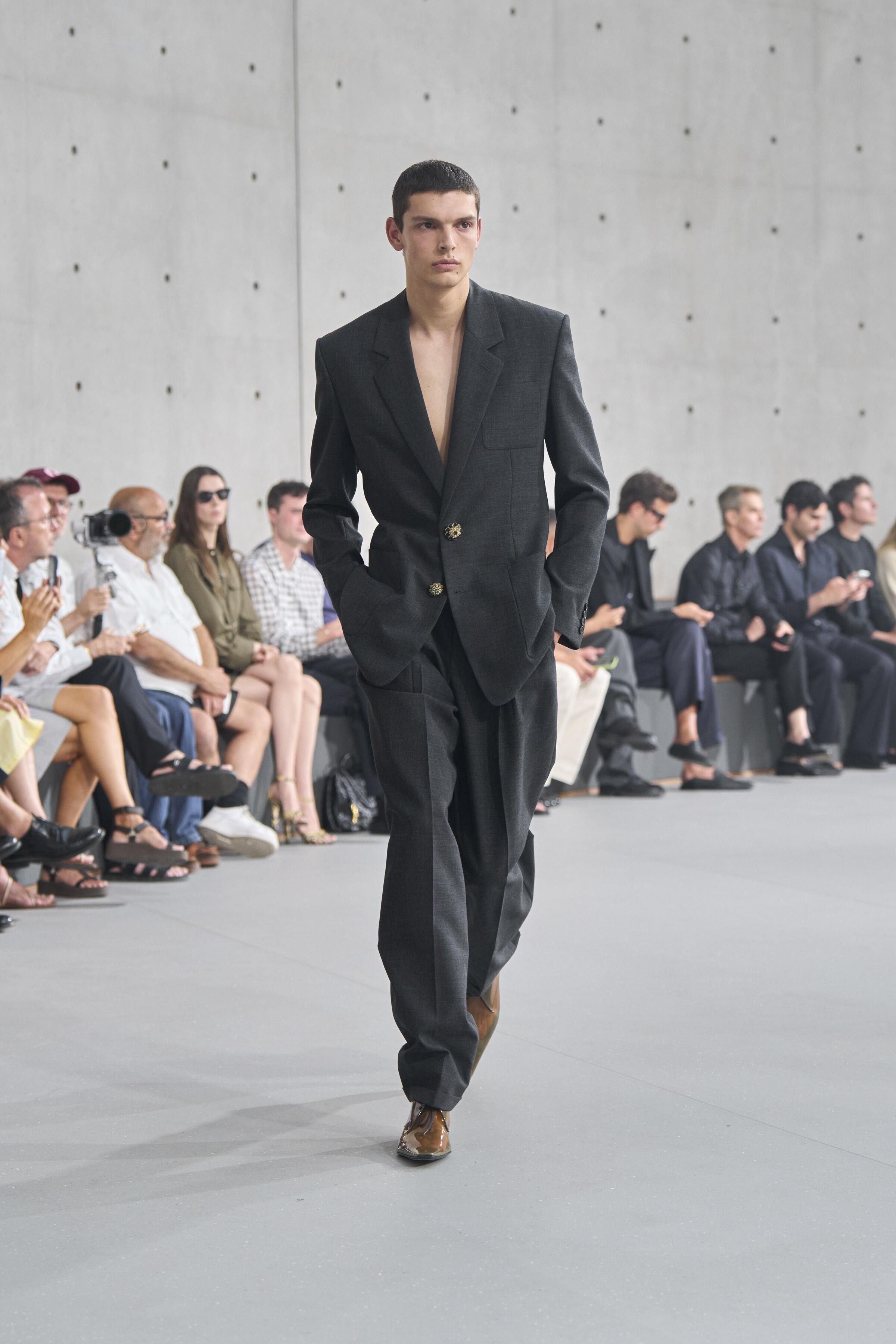 ▲▼ Saint Laurent 2027夏季男装大秀。（图／品牌提供）