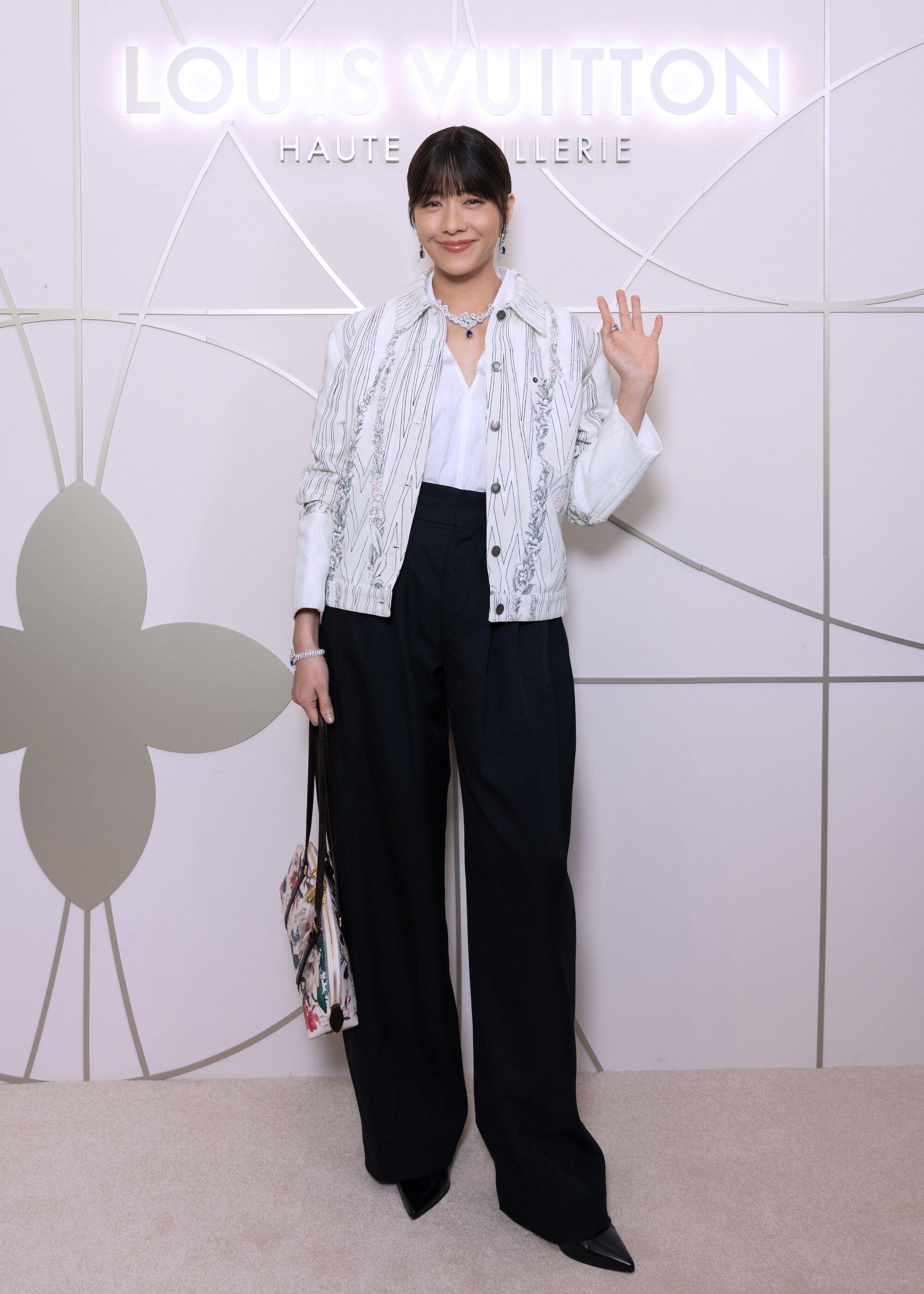 林嘉欣介绍刘以豪是老公下一秒超害羞 戴2亿元LV珠宝开心喊“好幸福” 内容图10 潮正奢/潮品文/潮臻社-实时追踪全球最新奢侈品牌新闻资讯的官网站! ▲LV珠宝展林嘉欣 刘以豪 关颖 。(图/品牌提供)