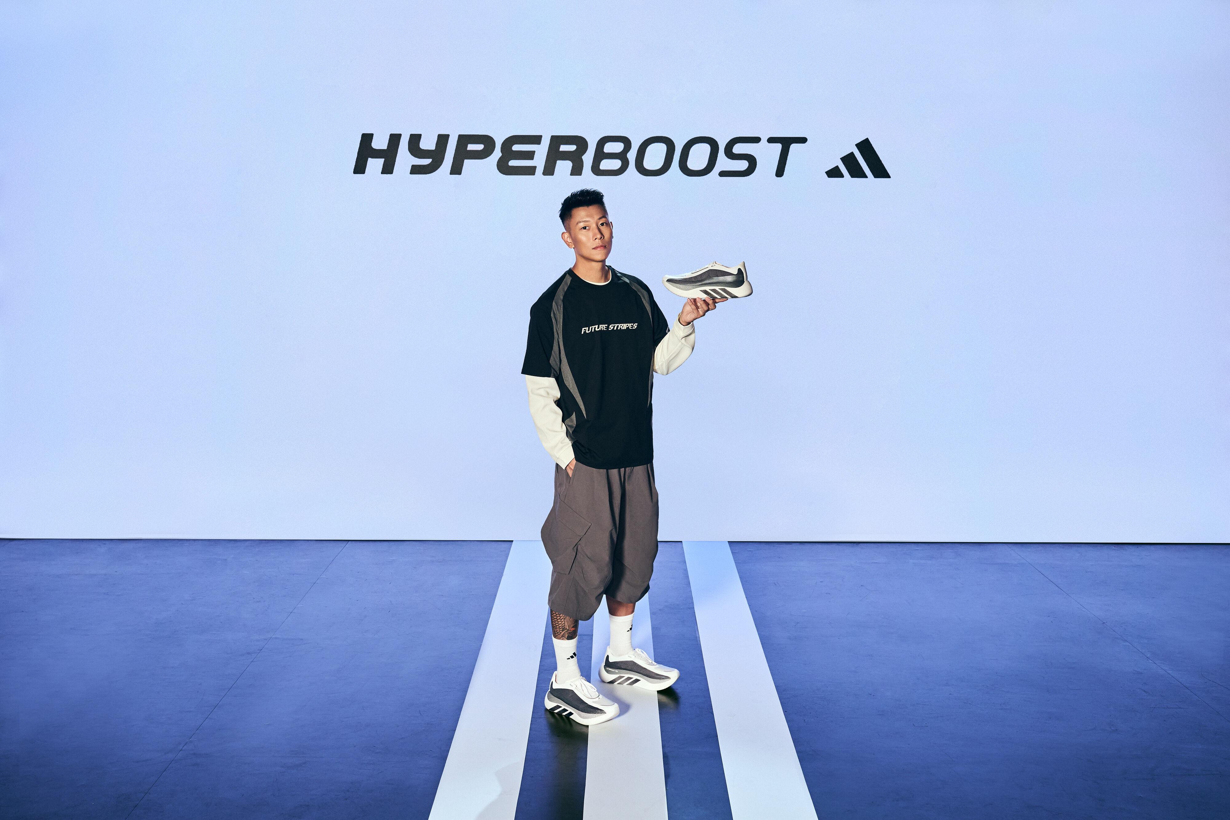 瘦子迷上晨跑大赞adidas新鞋“超轻又稳” 曝看到爱妻穿婚纱感动落泪 内容图1 潮正奢/潮品文/潮臻社-实时追踪全球最新奢侈品牌新闻资讯的官网站! ▲▼adidas 。(图/品牌提供)