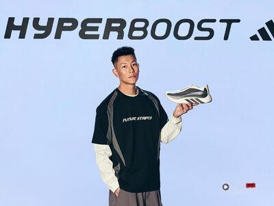 瘦子迷上晨跑大赞adidas新鞋“超轻又稳” 曝看到爱妻穿婚纱感动落泪
