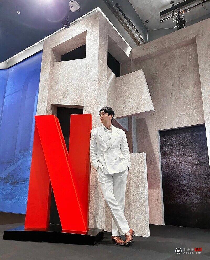 《金特务》苏志燮根本西装天花板!私服大叔魅力拉满 藏着可爱反差 内容图8 潮正奢/潮品文/潮臻社-实时追踪全球最新奢侈品牌新闻资讯的官网站! 《金特务》苏志燮根本“西装天花板”!私服大叔魅力拉满,还藏着这个可爱反差
