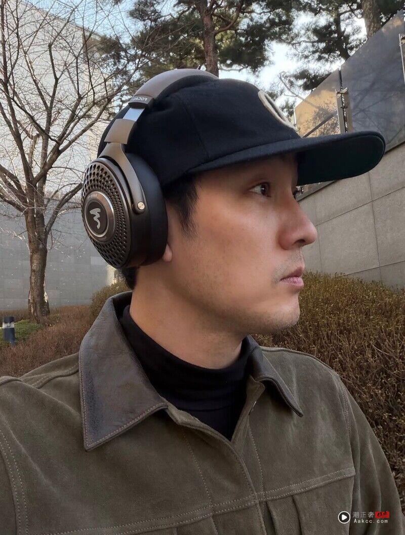 《金特务》苏志燮根本西装天花板!私服大叔魅力拉满 藏着可爱反差 内容图10 潮正奢/潮品文/潮臻社-实时追踪全球最新奢侈品牌新闻资讯的官网站! 《金特务》苏志燮根本“西装天花板”!私服大叔魅力拉满,还藏着这个可爱反差