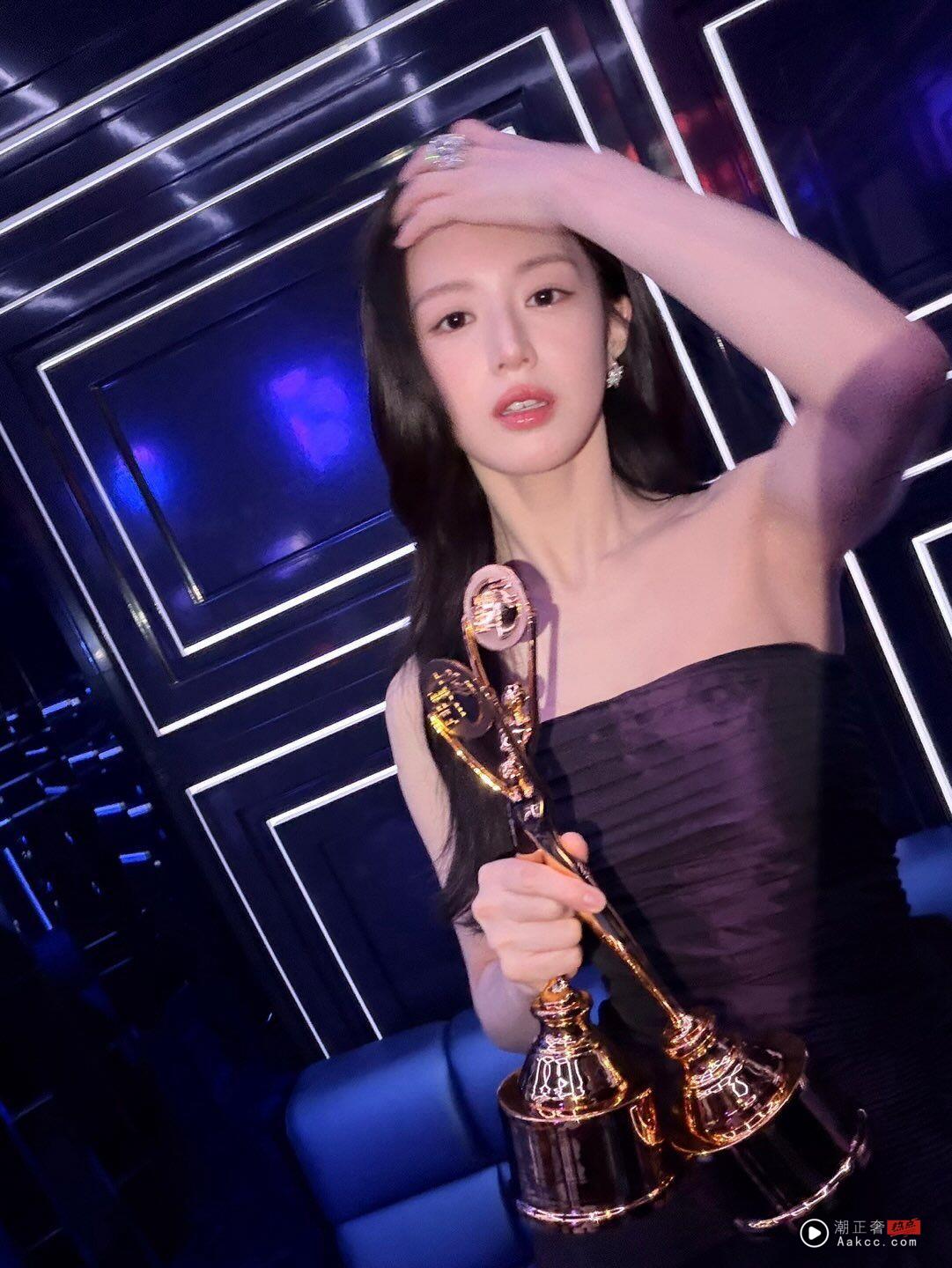 青龙红毯女神对决!高胤祯平口裙化身优雅黑天鹅、金高银高级仙气 内容图1 潮正奢/潮品文/潮臻社-实时追踪全球最新奢侈品牌新闻资讯的官网站! ▲▼青龙奖 。(图/翻摄自IG)